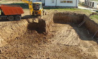 Рытье котлованов под фундамент в Кумертау – цена от 2650 руб. за м3 | 2Землекопа-Кра