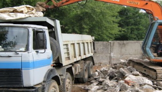 Вывоз строительного мусора с участка в Кумертау недорого от 1590 руб. | 2Землекопа-Кра